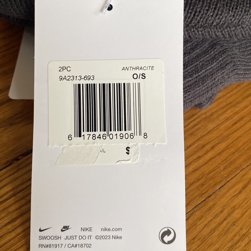 Nike hat and gloves set NWT - Picture 2 of 4